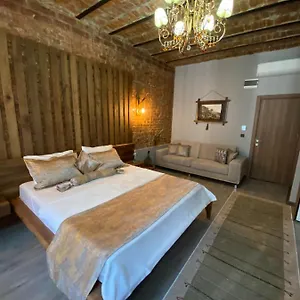 Alma Port Hotel