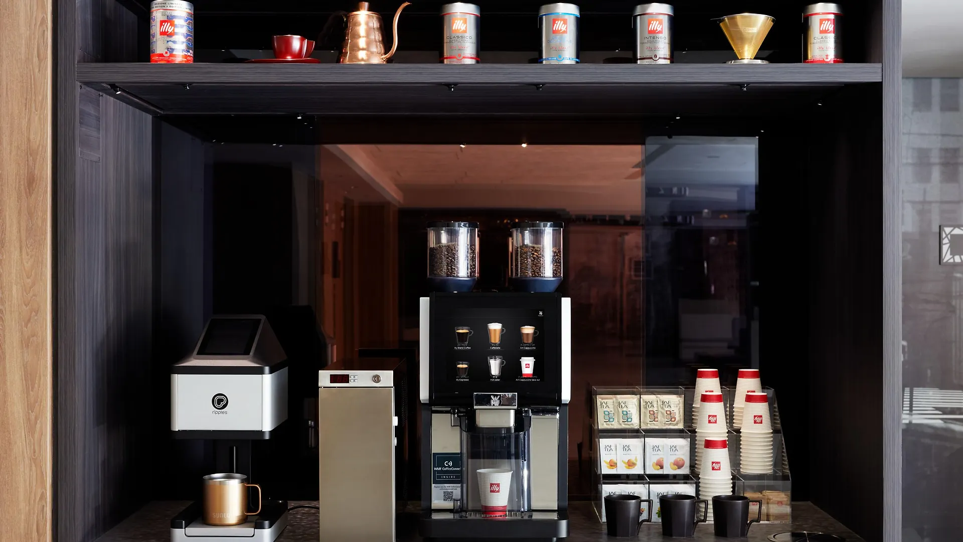 The Royal Park Canvas Ginza Corridor Tokyo 4*,  Japonya